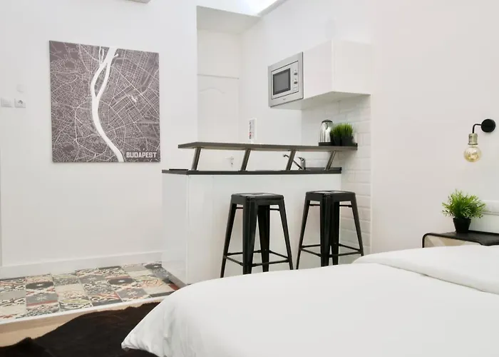 Standard Apartment By Hi5 - Nagysandor Street